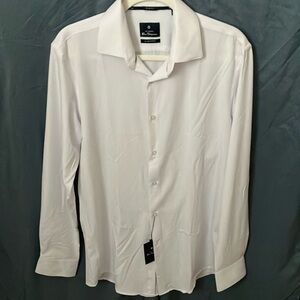 Ben Sherman: Men’s White Basketweave button down dress shirt- slim fit- size M